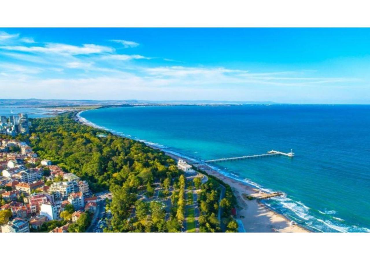 Luxury Apartment On The First Line To The Sea ブルガス エクステリア 写真