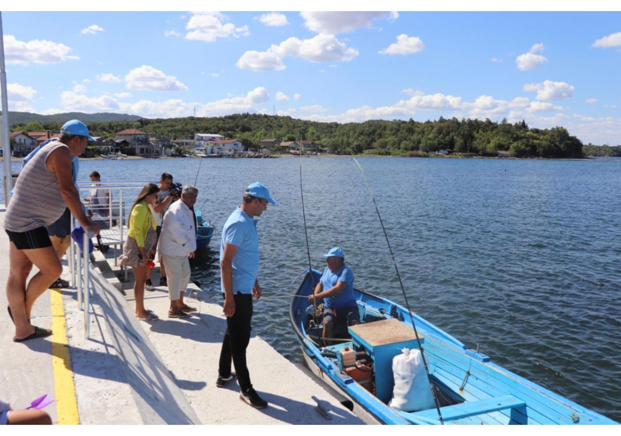 Luxury Apartment On The First Line To The Sea ブルガス エクステリア 写真