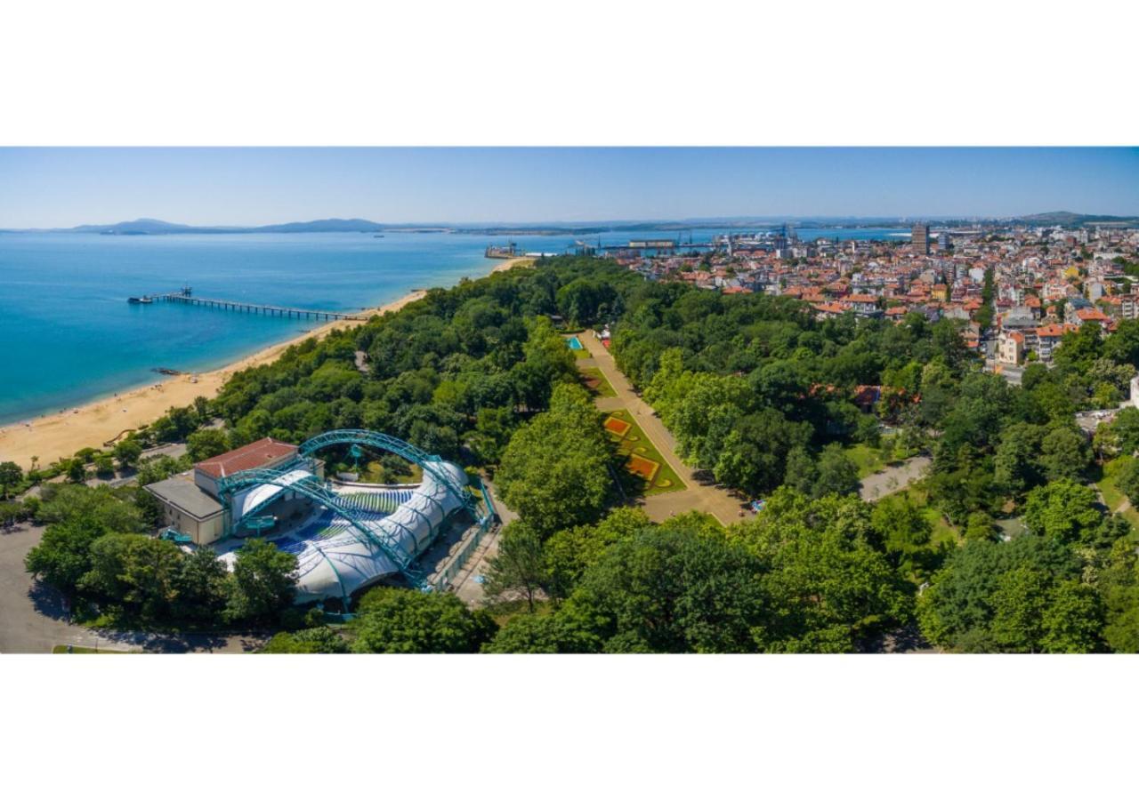 Luxury Apartment On The First Line To The Sea ブルガス エクステリア 写真